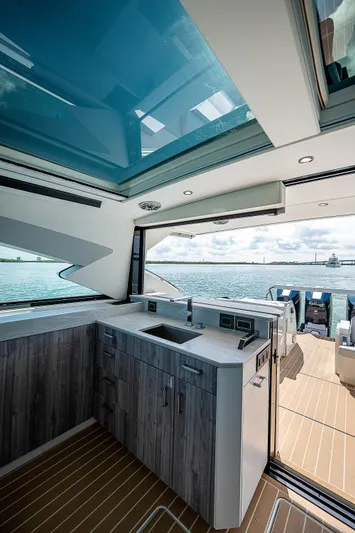 Legacy Yacht Photos Pics 