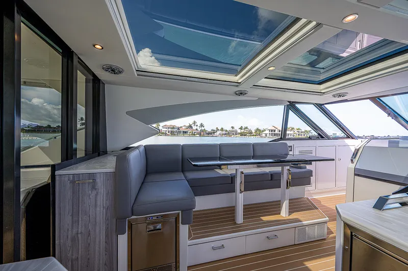 Legacy Yacht Photos Pics 