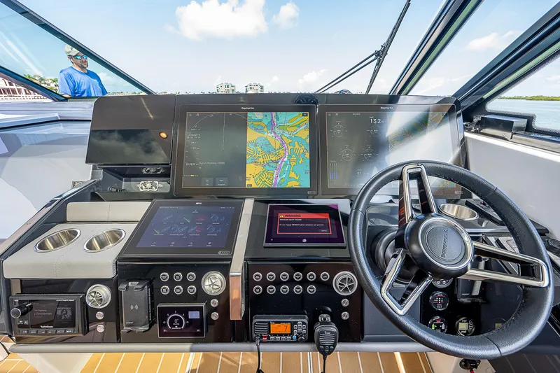 Legacy Yacht Photos Pics 