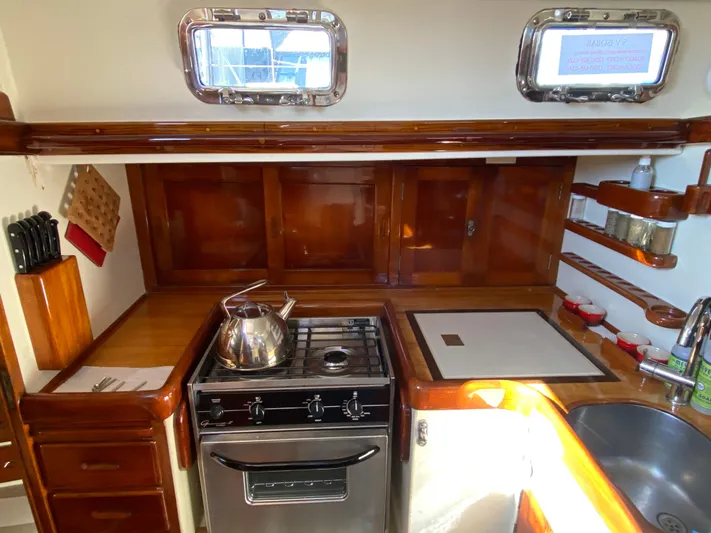 Isobar Yacht Photos Pics 