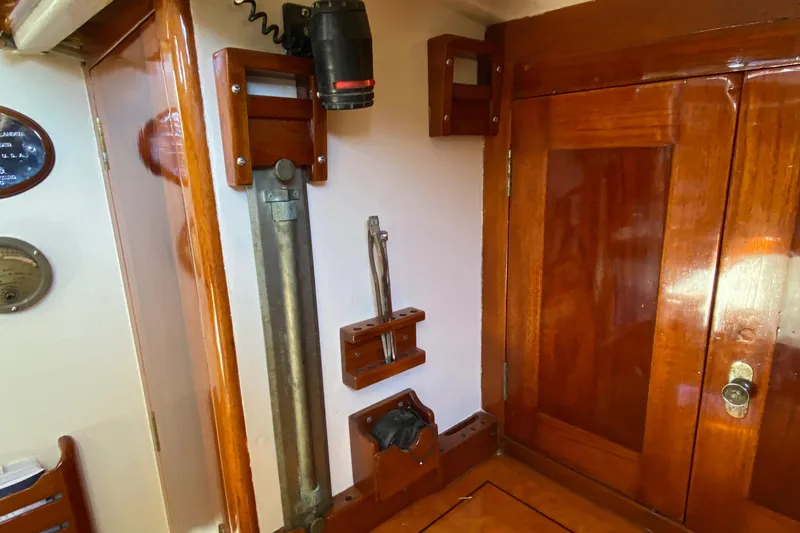 Isobar Yacht Photos Pics 