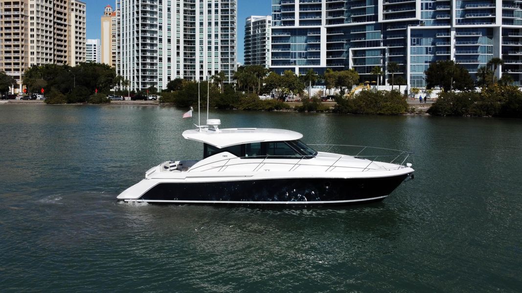 2020 Tiara Yachts 3900 Coupe