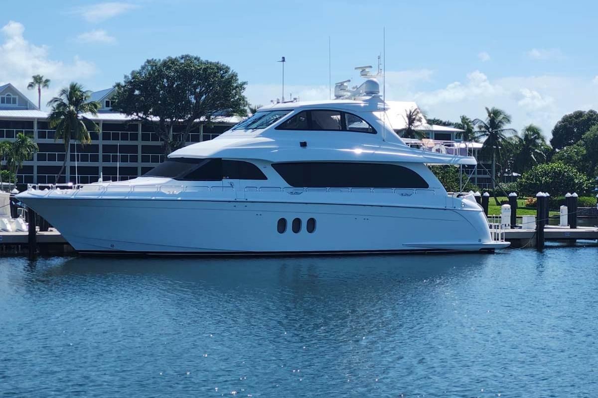 2009 Hatteras 72 