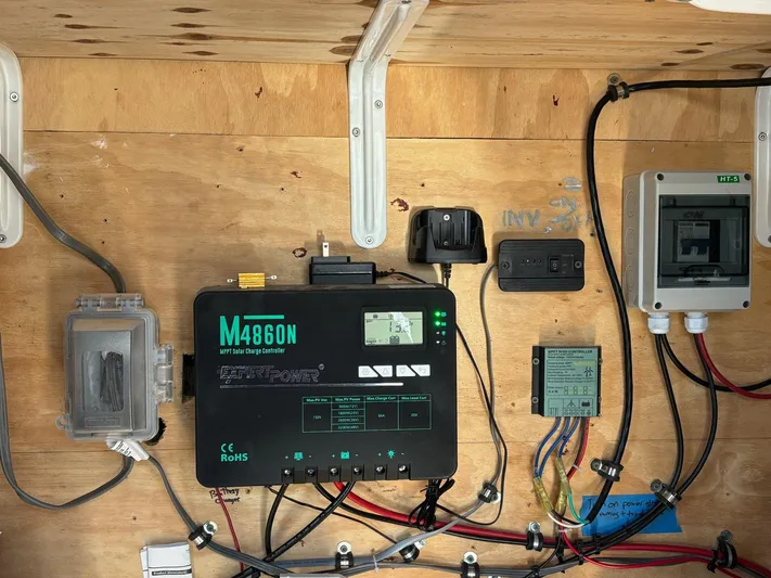  Yacht Photos Pics Electrical setup on a 2022 Custom MKI Pontoon Boat, featuring M4860N components.