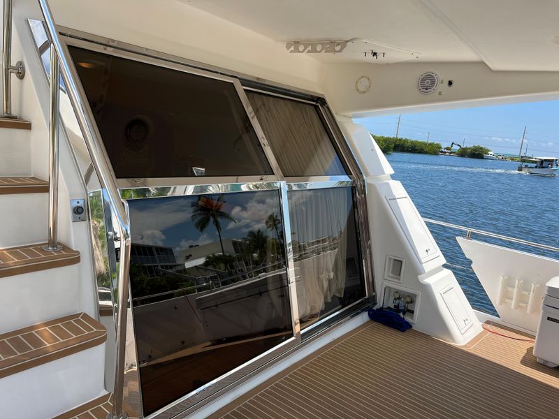 1995 Johnson 65 Motoryacht