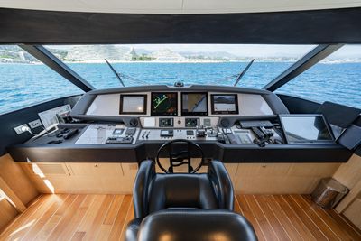 Yacht