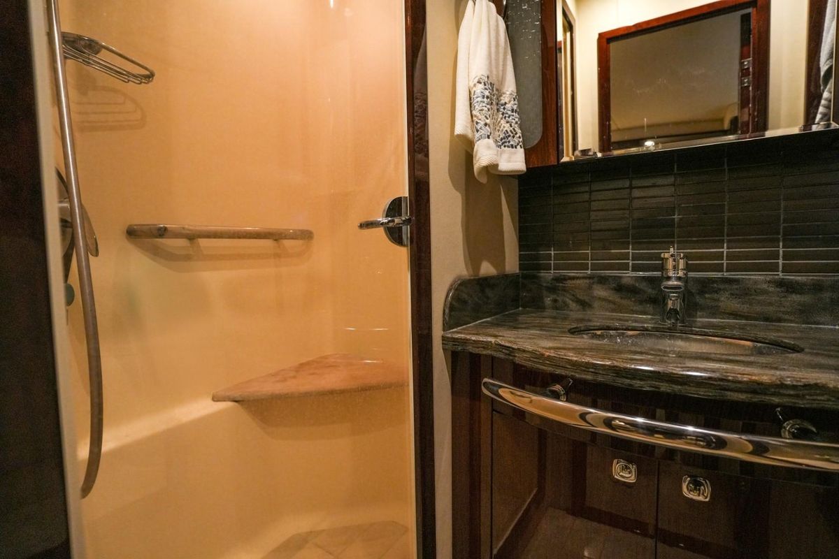 2013 Sea Ray 61 