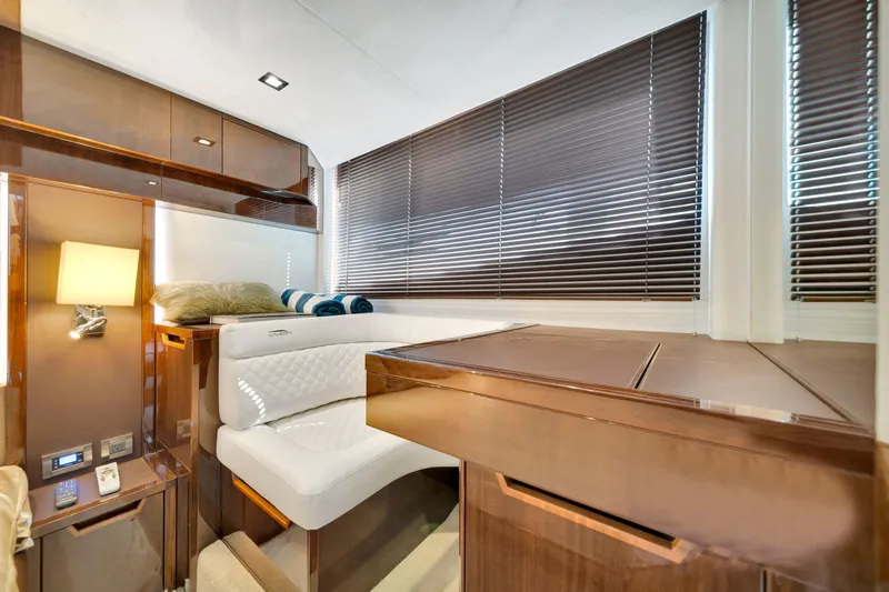 Infinity Yacht Photos Pics 