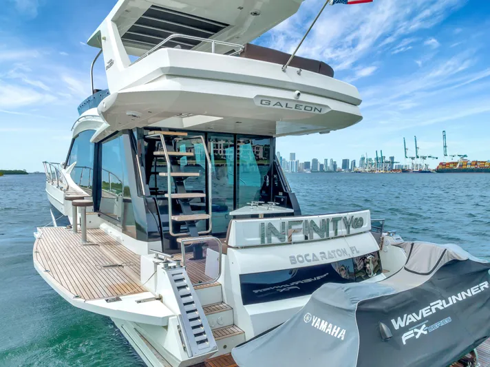Infinity Yacht Photos Pics 
