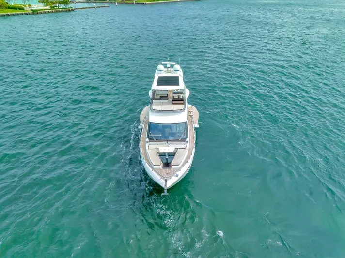 Infinity Yacht Photos Pics 