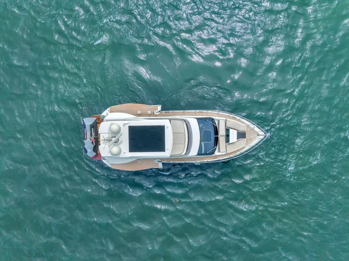 Infinity Yacht Photos Pics 