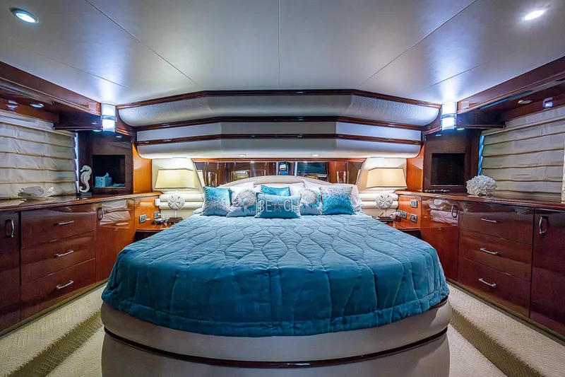 Ohana Yacht Photos Pics 