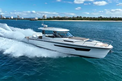2026 Nimbus W11 T Top