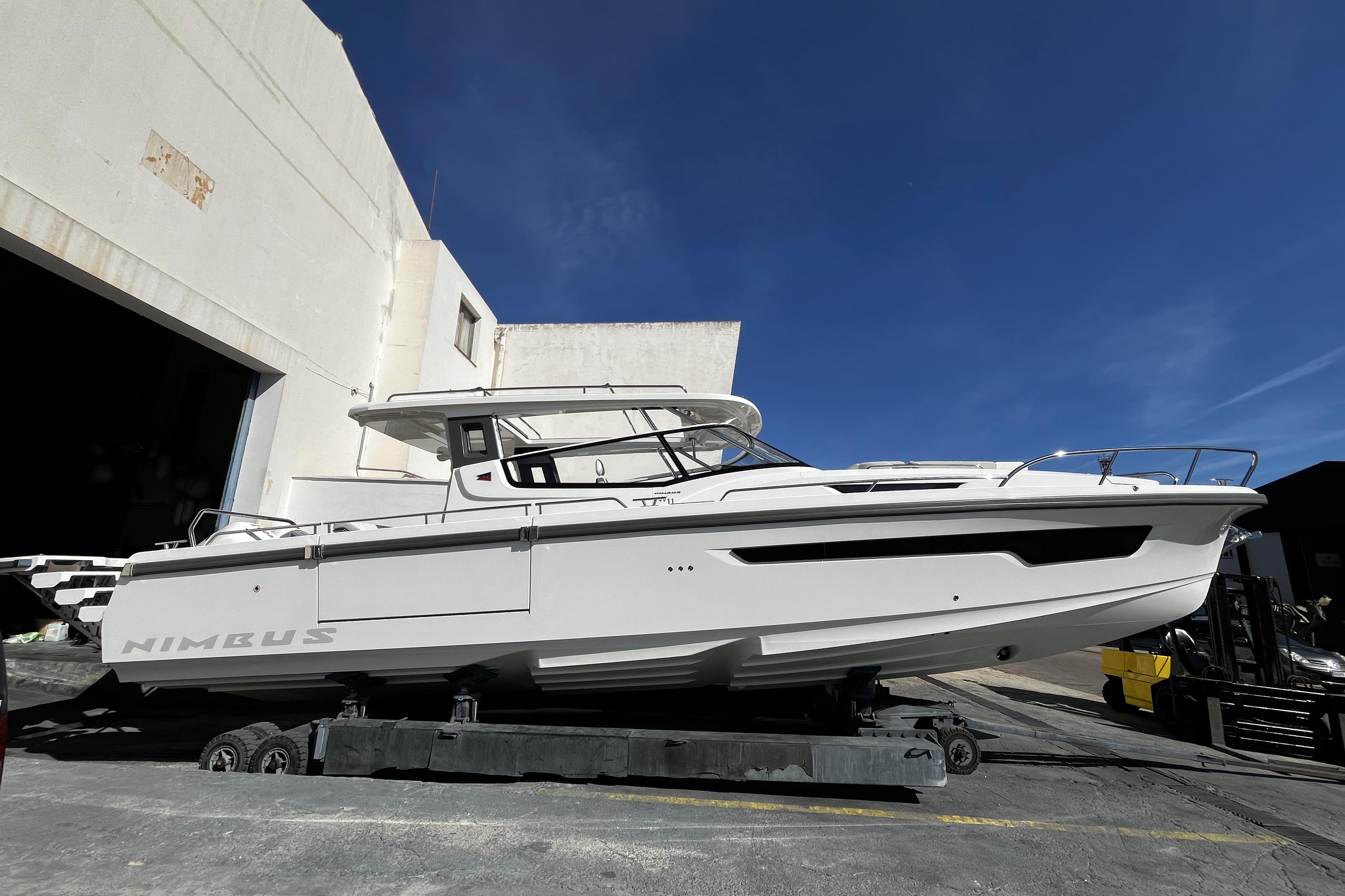 2026 Nimbus W11 T Top