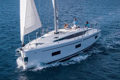 2022 Bavaria C42
