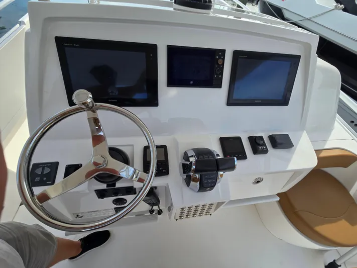 Regina Del Mar Yacht Photos Pics 