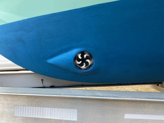 Drift Wood Yacht Photos Pics 2017 Custom Carolina 28 CC Harrison Boatworks hull detail on trailer.