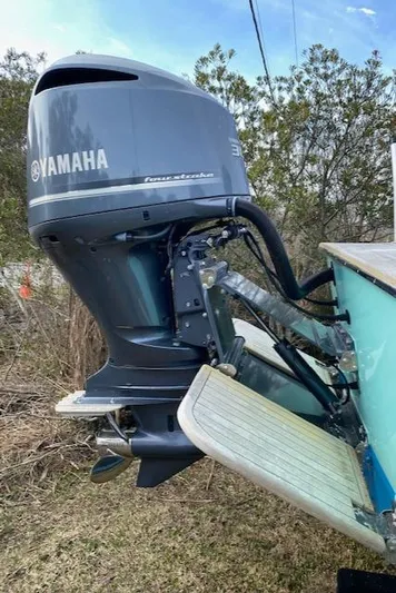 Drift Wood Yacht Photos Pics 2017 Custom Carolina 28 CC Harrison Boatworks with Yamaha outboard motor.