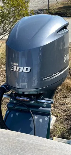 Drift Wood Yacht Photos Pics Yamaha 300 outboard motor on 2017 Custom Carolina 28 CC Harrison Boatworks.