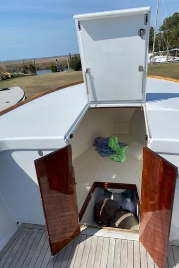 Drift Wood Yacht Photos Pics 2017 Custom Carolina 28 CC Harrison Boatworks cabin entrance with open doors and hatch.