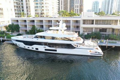 Azimut 38M Grande Trideck plus one