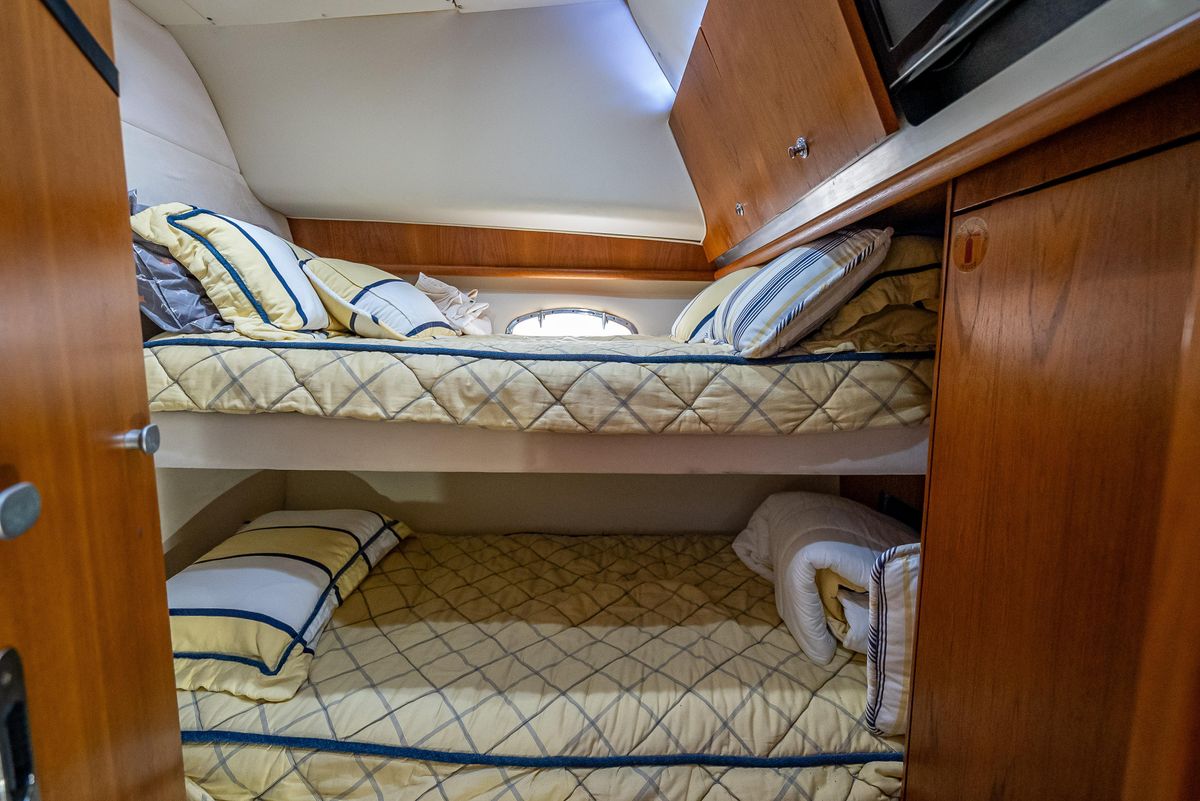 2006 Tiara Yachts 42 