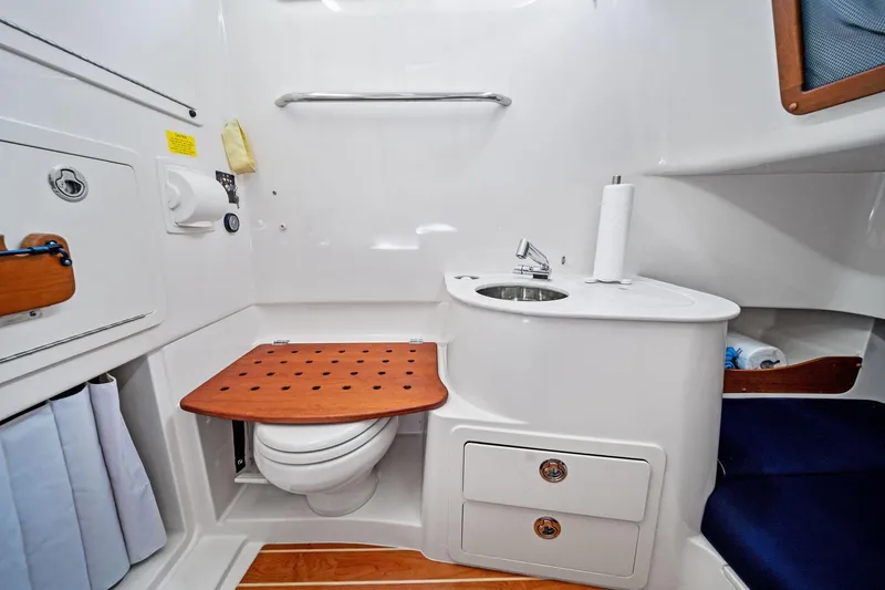 Knot For Long Yacht Photos Pics 2022 Grady-White 336 Canyon - Cabin