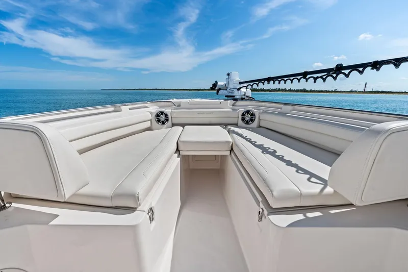 Knot For Long Yacht Photos Pics 2022 Grady-White 336 Canyon - Bow