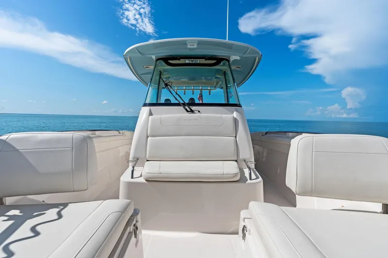 Knot For Long Yacht Photos Pics 2022 Grady-White 336 Canyon - Bow