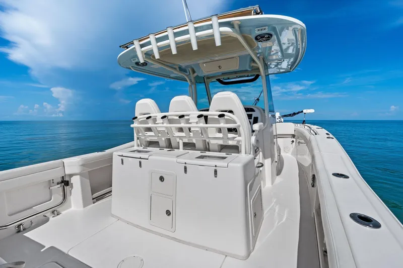 Knot For Long Yacht Photos Pics 2022 Grady-White 336 Canyon - Cockpit