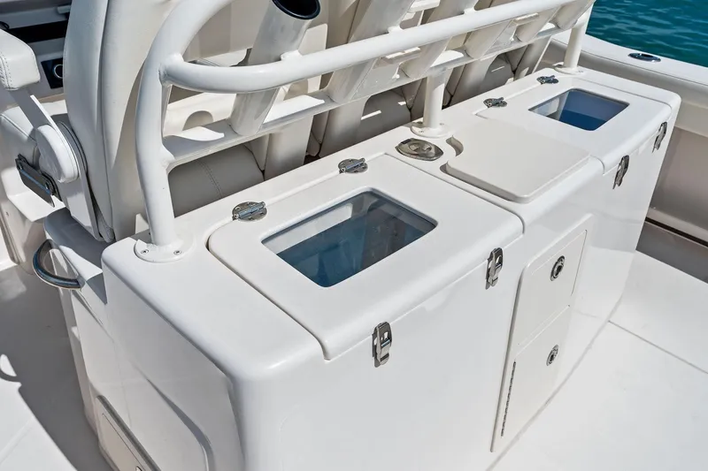 Knot For Long Yacht Photos Pics 2022 Grady-White 336 Canyon - Live Well