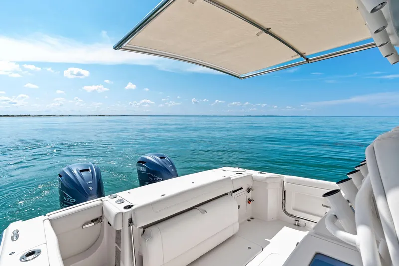 Knot For Long Yacht Photos Pics 2022 Grady-White 336 Canyon - Cockpit