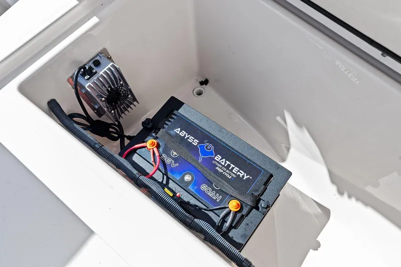 Knot For Long Yacht Photos Pics 2022 Grady-White 336 Canyon - Trolling Motor Battery