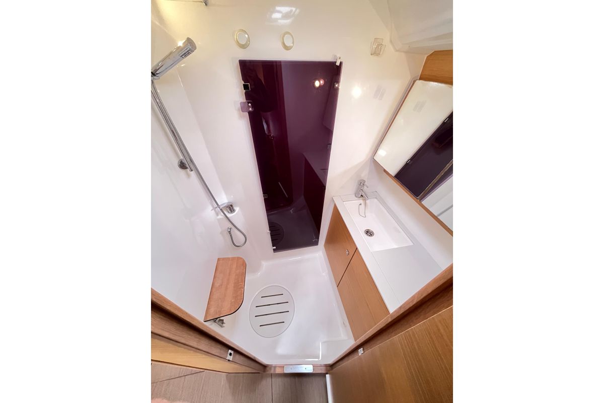 2017 Dufour 48 