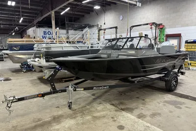 MirroCraft Holiday 168 & Honda 90HP 4-Stroke EFI