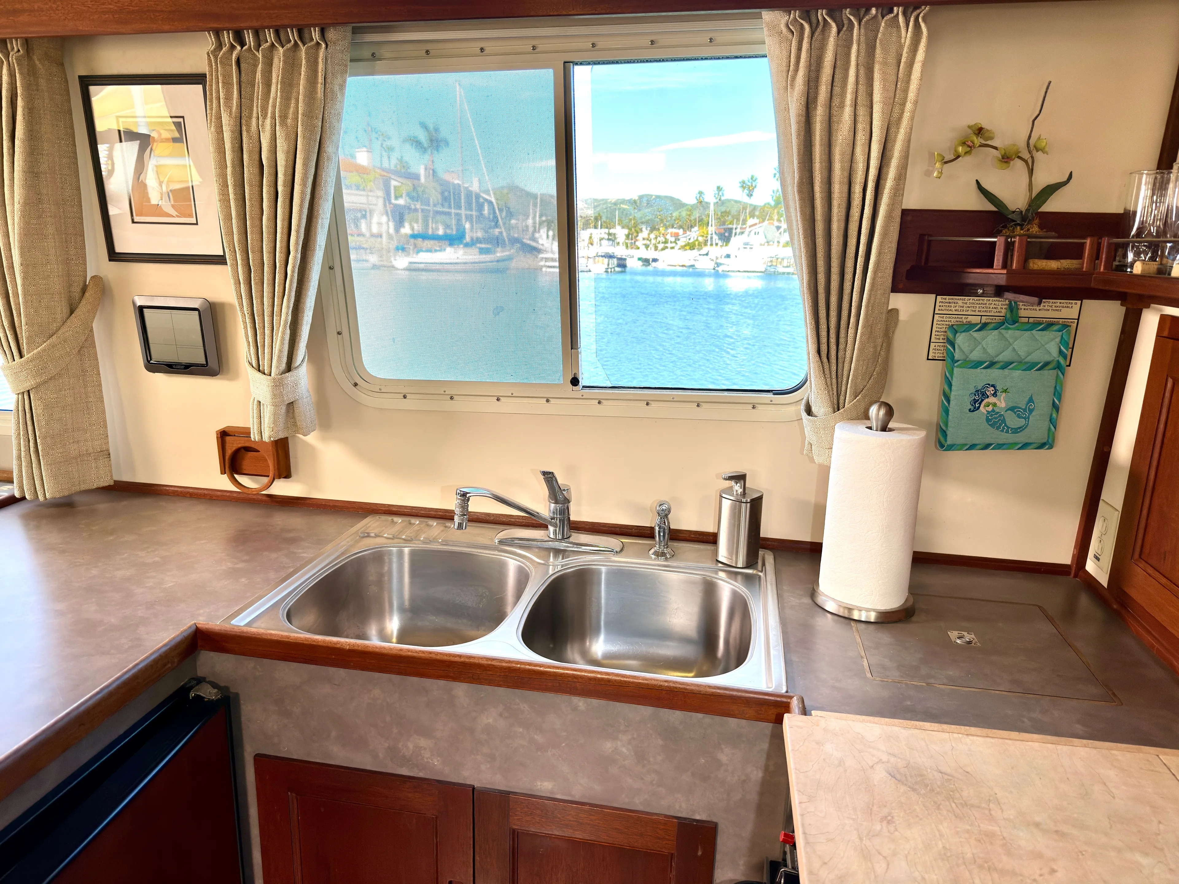 Proud Mary Yacht Photos Pics 