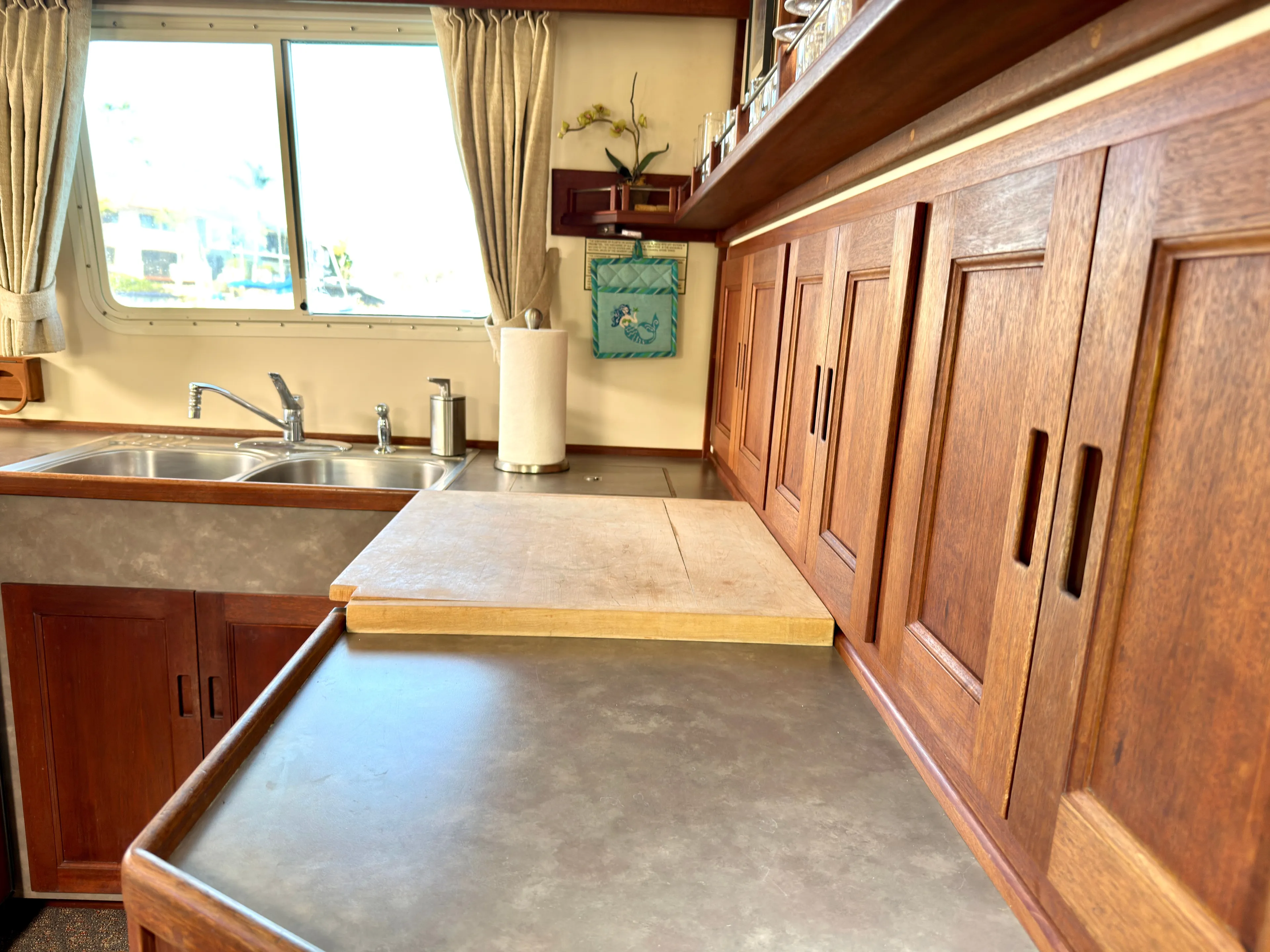 Proud Mary Yacht Photos Pics 