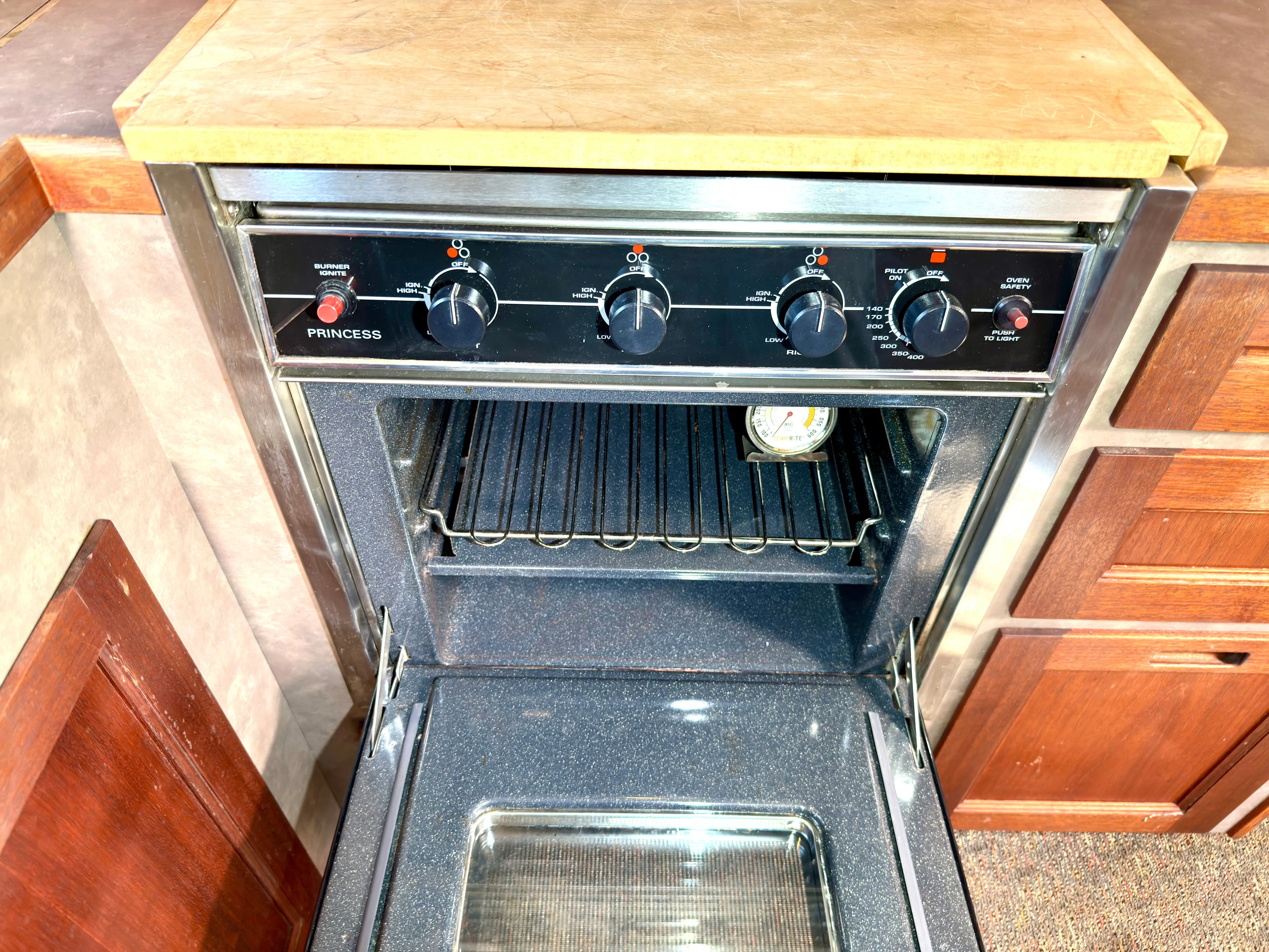 Proud Mary Yacht Photos Pics 