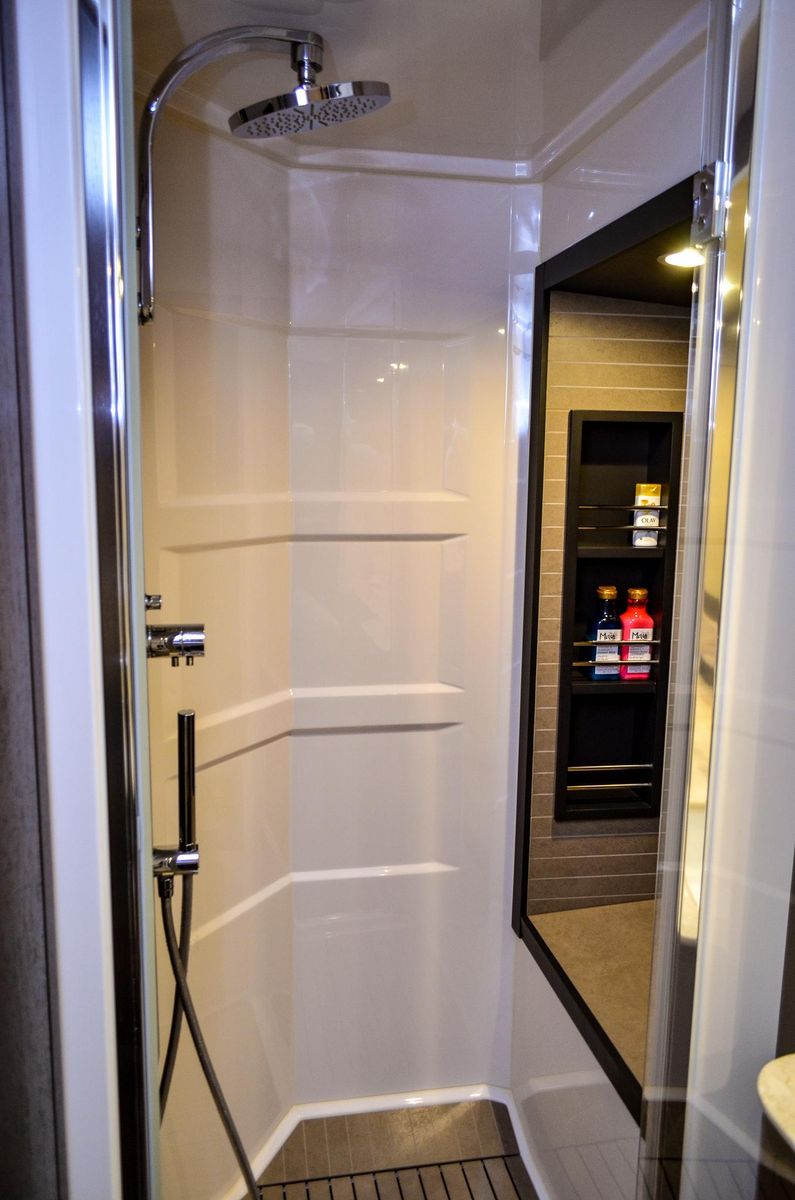2018 Azimut 66 