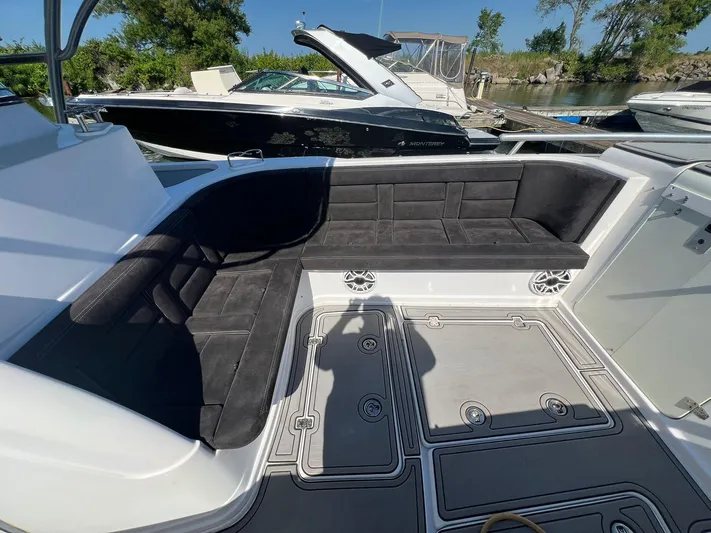  Yacht Photos Pics 2006 Donzi 38 ZFX boat interior with black seating and sleek design.