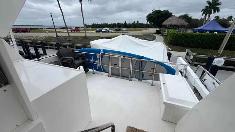 Johnson & Johnson Yacht Photos Pics Flybridge Looking To The Stern