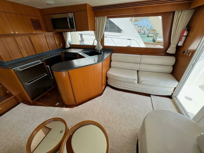 Johnson & Johnson Yacht Photos Pics Salon Facing Starboard