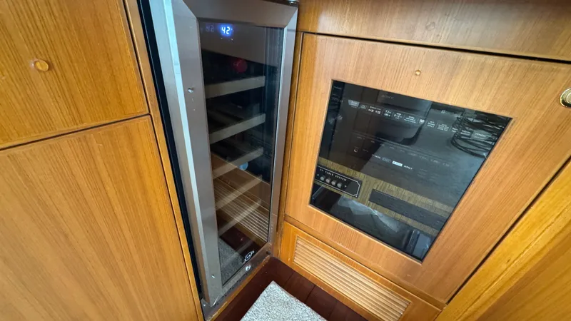 Johnson & Johnson Yacht Photos Pics Galley Wine