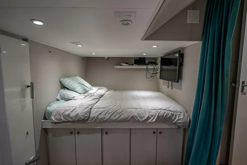 Lady Helen Yacht Photos Pics 