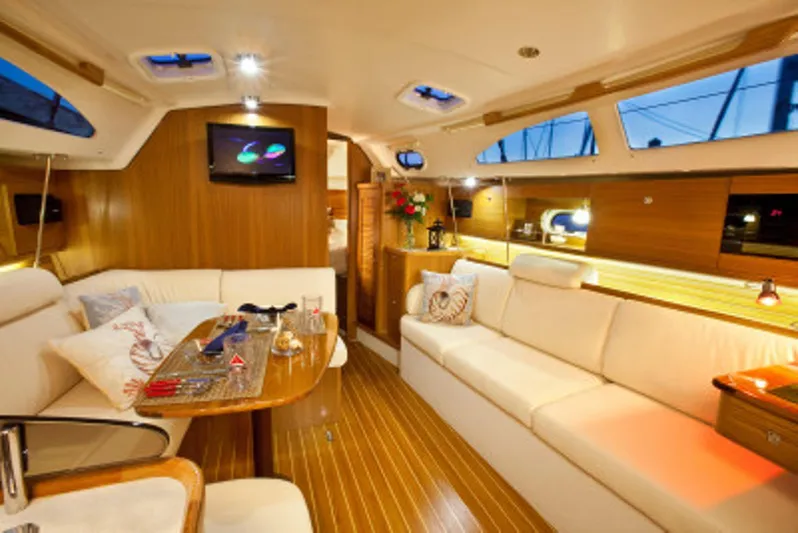  Yacht Photos Pics Manufacturer Provided Image