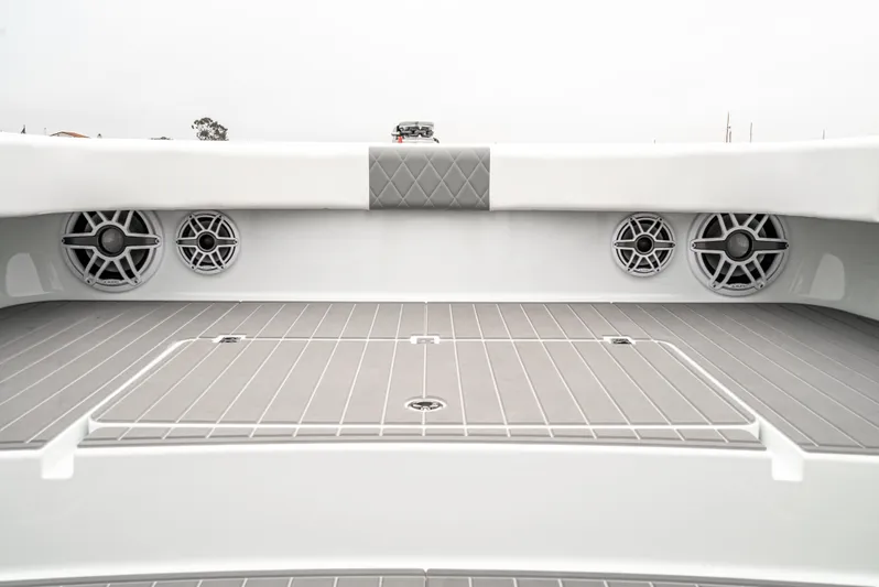  Yacht Photos Pics 2024 Freeman 47 boat deck with speakers and sleek design.