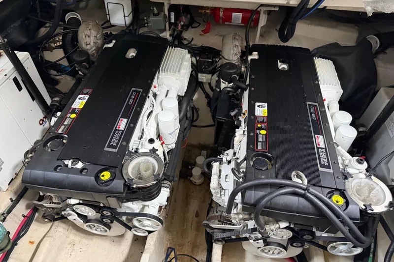  Yacht Photos Pics Twin engines in a 2006 Sea Ray 340 Sundancer boat engine room.