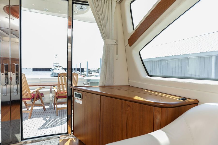 2014 Tiara Yachts Sovran 5800