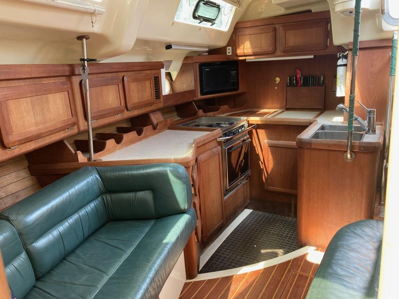 1995 Hunter Passage 42