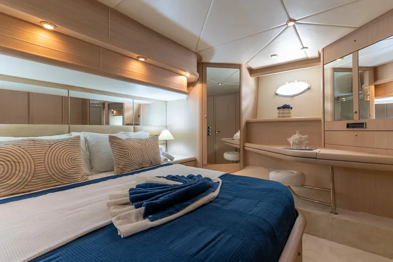 Java Yacht Photos Pics Luxurious cabin interior of 2004 Sunseeker Manhattan 64 yacht with elegant decor.